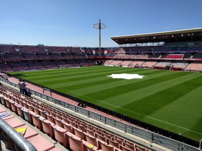 Liga: il Granada ospita il Barcellona