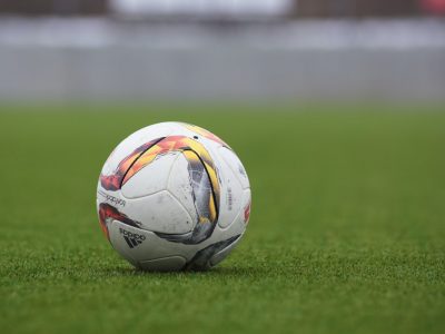 Campo di Calcio con Pallone