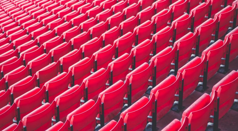 File delle Poltroncine rosse da Stadio di Calcio