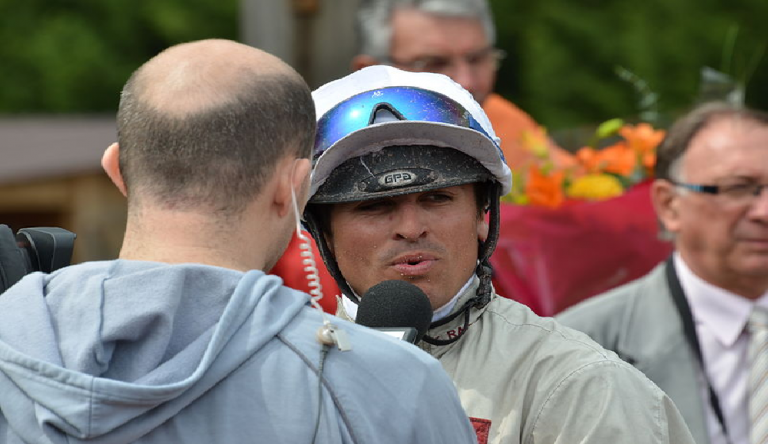 Guidatore Ippica Eric Raffin