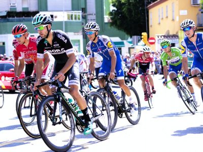 Ciclismo, al via la 14esima tappa del Tour de France